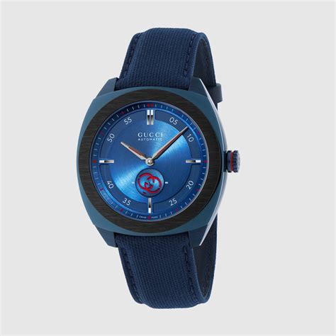 Gucci Interlocking watch, 41mm in blue rubber 